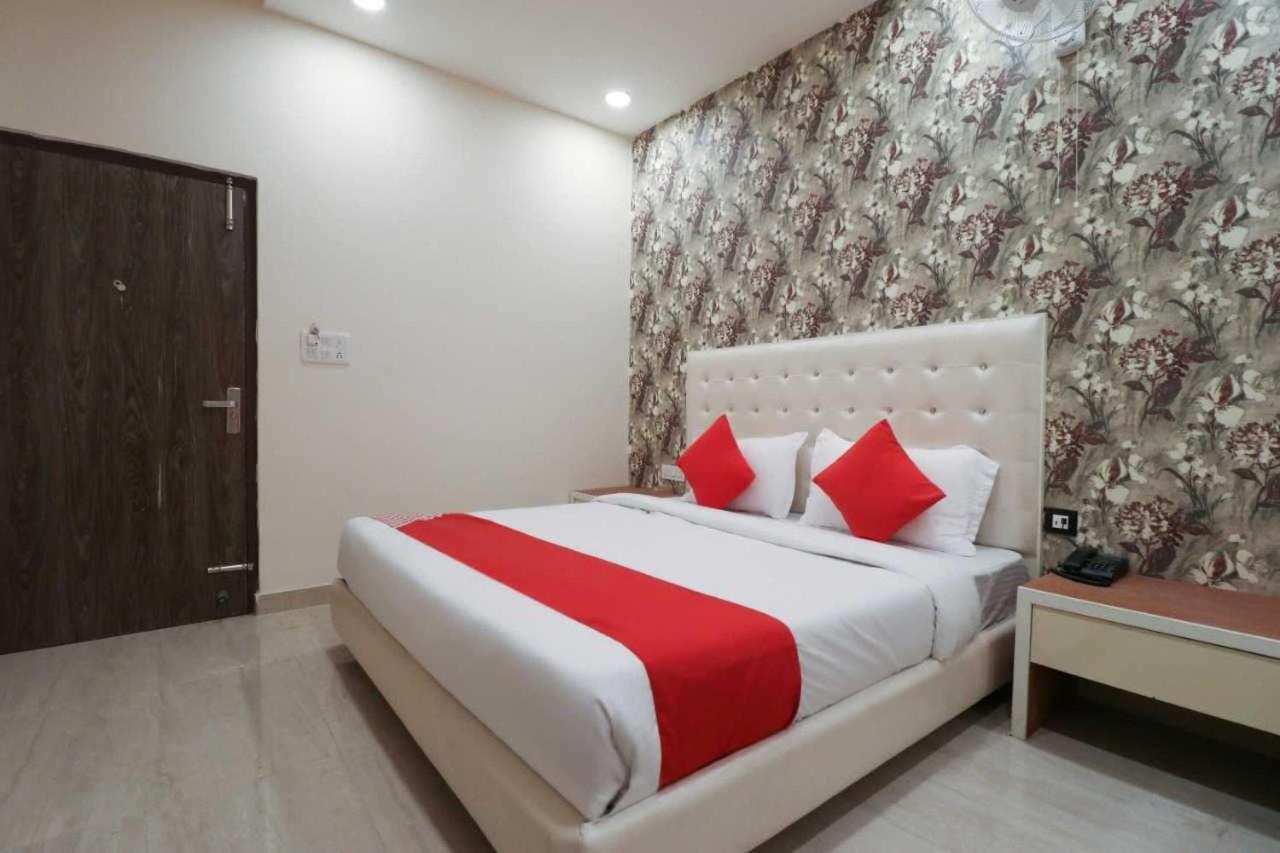 Hotel Anand Амритсар Екстериор снимка