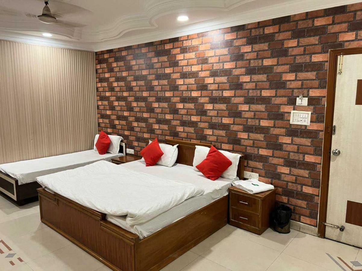 Hotel Anand Амритсар Екстериор снимка