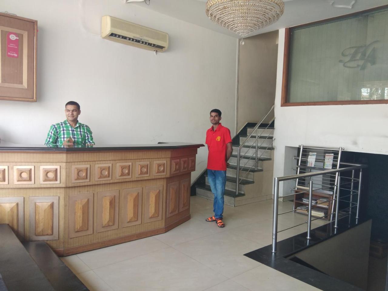 Hotel Anand Амритсар Екстериор снимка